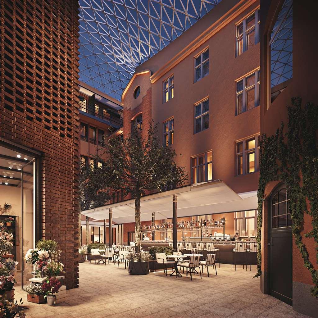 Villa Dagmar Стокхолм Ресторант снимка The courtyard at the Mandarin Oriental, Munich