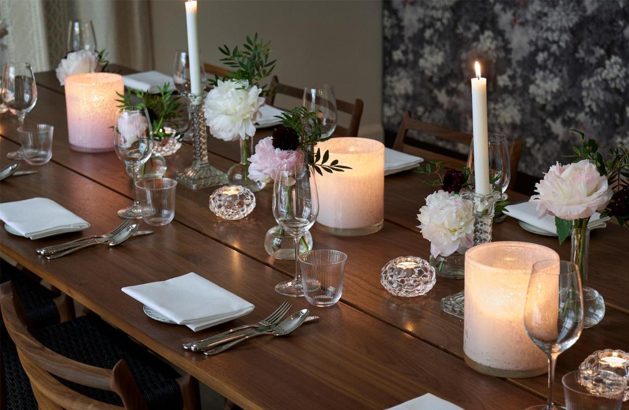 Villa Dagmar Стокхолм Екстериор снимка A table set for a dinner party