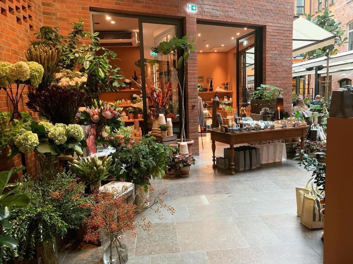 Villa Dagmar Стокхолм Екстериор снимка Flower shop in Paris