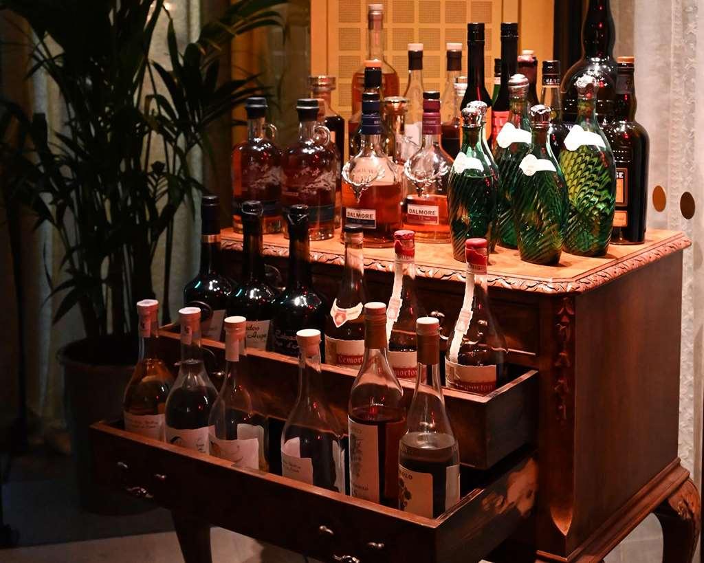 Villa Dagmar Стокхолм Ресторант снимка A bar cart